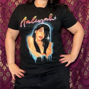 Aaliyah Graphic Tee Woman’s M